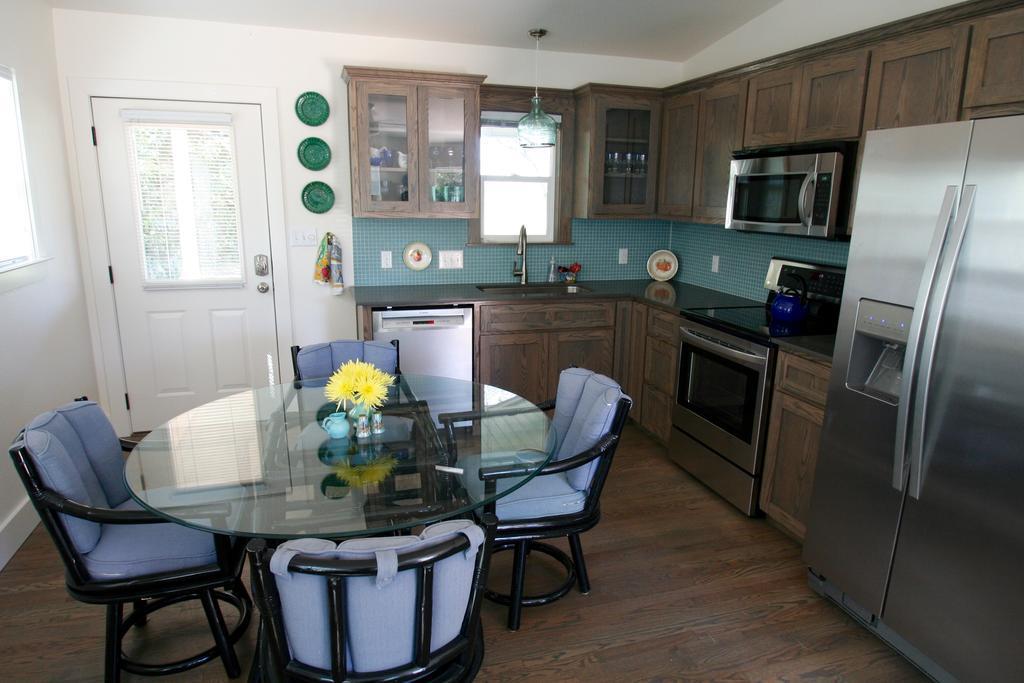 Bear Creek Cottage Manchaca Exterior photo